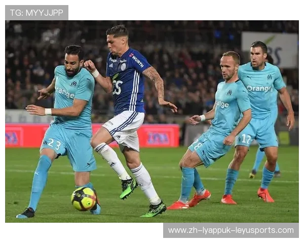 马赛战术革新探秘：从法甲传统豪门到现代足球实验室的蜕变