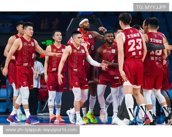 CBA常规赛贝利强硬21助北京男篮迎战山东首节激烈对决进行中